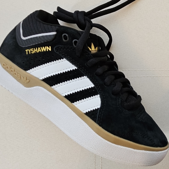 Tyshawn Jones/Adidas skateboard sneaker, blk suede upper w gold, white/gum sole - Picture 8 of 8